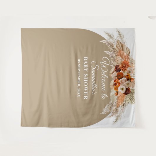 ボヘミアンスタイルのアーチが印象的な、オレンジ色とワインレッドのベイビーシャワー タペストリー (正面(横))