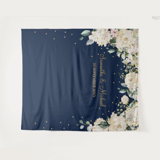 ボヘミアンスタイルのネイビーと白のグリーン花モチーフのウェディング タペストリー (正面(横))