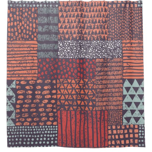 ボヘミアンパッチワーク：手描きシームレスデザイン。 シャワーカーテン (正面)