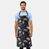 ボヘミアンフェザーオールオーバープリントエプロン エプロン (着用した状態)