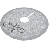 ボヘミアンホワイトフローラマンダラ&イニシャルレター ブラッシュドポリエステルツリースカート (アングル)