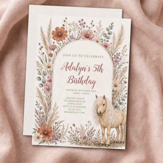 ボヘミアン風の女の子と野生の花の馬の5歳の誕生日 招待状