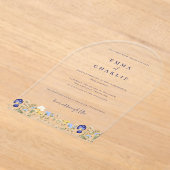 ボホエレガントワイルドフラワーズブルー結婚スクリプト アクリル招待状 (レイダウン)