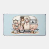 ボホキャンパーとフローラリース&パステルズピンク デスクマット (正面)