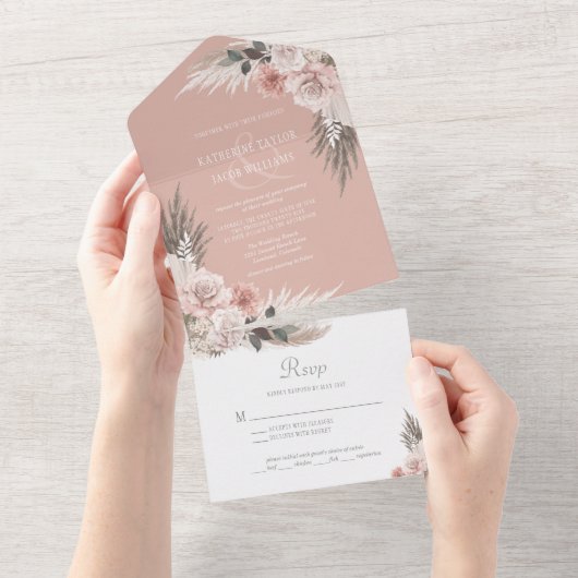 ボホシックパンパスグラスピンクセージフローラ結婚ズ オールインワン招待状 (貼ってはがせる)