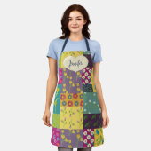 ボホパッチワークキルトとハートの形状パーソナライズされた エプロン (着用した状態)