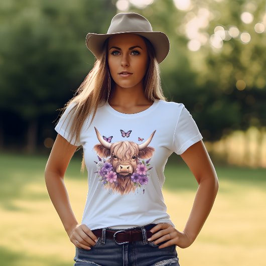 ボホパープルフローラハイランドカウズ女性のカーボーイ Tシャツ