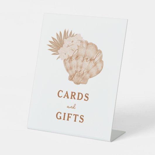 ボホビーチシーシェルブライダルシャワーカードとギフト 台座サイン (正面)