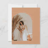ボホピンクミニマリストアーチフォトブライダルシャワー 招待状 (裏面)