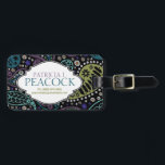 ボホファンキーヒッパイピーコックペイズリーパーソナライズされた ラゲッジタグ<br><div class="desc">姓と名、および連絡詳細を追加してバッグラベルを作成パーソナライズされた!レトロのスタイルのパターンの背景与え、豊かなパルファンキープル、ブルースとグリーンのペアクックのフェザーのパレットではっきりしたは、アクセントの色とペアカッと見える！このラゲッパーソナライズされたジタグはファンシーお気に入りフェミニンの3つのカスタマイズ可能な文字フィールドを持つ洗練されたラベルグラフィックを持っている唯一のあなたのために作られるのを待っている！</div>