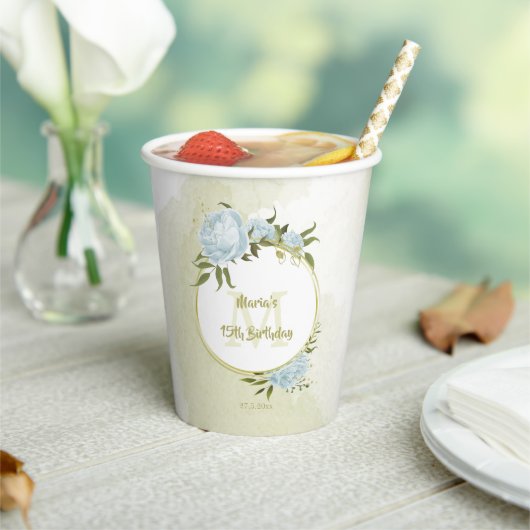 ボホブルーの花と緑の葉の植物 紙コップ (インサイチュ)