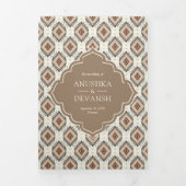ボホベージュアイボリーイカットフォトコラージュインディアン結婚ズ 三つ折り招待状 (カバー)