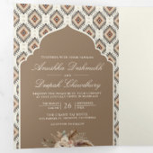 ボホベージュアイボリーイカットフォトコラージュインディアン結婚ズ 三つ折り招待状 (内部最初)