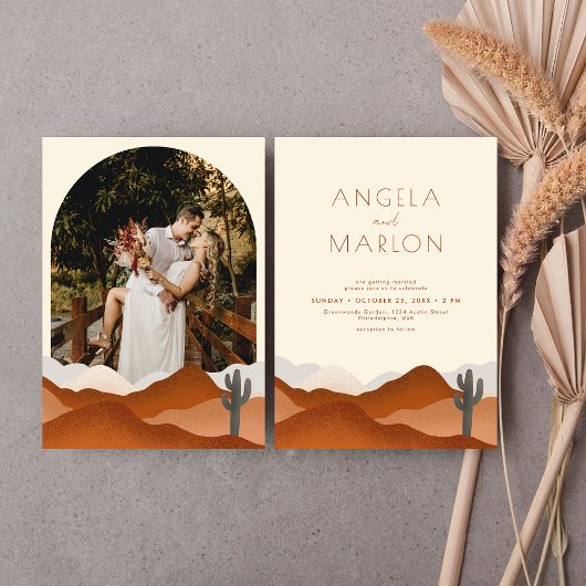ボホモダン砂漠テラコッタ結婚のアーチ写真 招待状