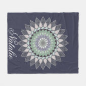 ボホラベンダーロータスマンダラモノグラム フリースブランケット (正面(横))