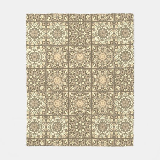 ボホーニュートラルベージュインスパイアヴィンテージキルトパターン フリースブランケット (正面)