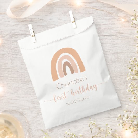 ボホーレインボーピンクパステルファースト誕生日 フェイバーバッグ (クリップ留めされた状態)