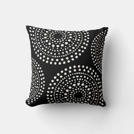 ボホ初期のモザイク模様ブラック クッション (正面)