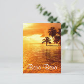 ボラボラに水平のヤシの木の夕日 ポストカード (スタンド正面)
