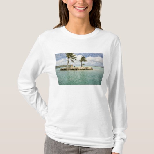 ボラボラ島（ソシエテ諸島）の空港に到着 Tシャツ (正面)