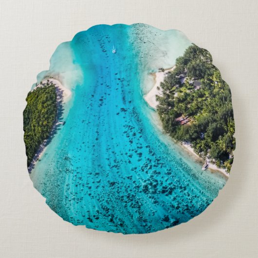 ボラボラ – 海への経路 ラウンドクッション (正面)