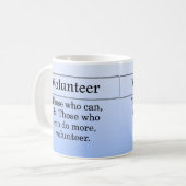 ボランティアは他のための多くをします コーヒーマグカップ (正面左)