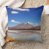 ボリビアの火山とのAltiplanoの景色 クッション (ブランケット)