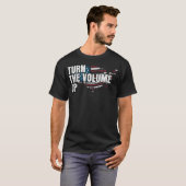 ボリュームを上げろ ニューヨークの恋人 愛国 アメリカ Tシャツ (正面フル)