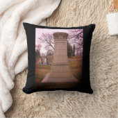 ボルデンモニュメント,秋川, MA - A.J. Borden クッション (ブランケット)