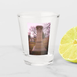 ボルデンモニュメント，秋川， MA - A.J. Borden ショットグラス