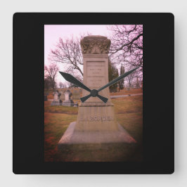 ボルデンモニュメント，秋川， MA - A.J. Borden スクエア壁時計