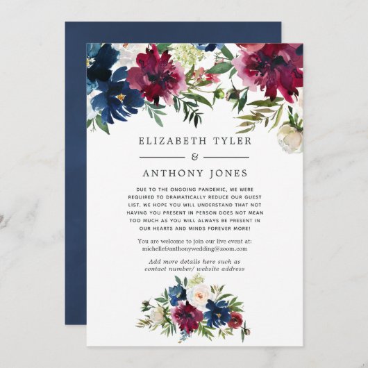 ボルドーとネイビーの花束 縮小された結婚式のゲストリストのお知らせ 案内状 (正面/裏面)