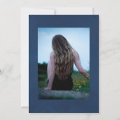 ボルド&ネイビー水彩色フローラお祝いオブ・ライフ 招待状 (裏面)