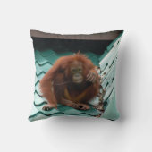 ボルネオ写真の屋根に野生のオランウータン猿 クッション (裏面)