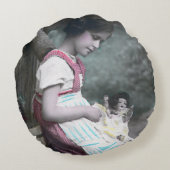 ボンアンネヴィンテージガールウィズドルル ラウンドクッション (裏面)