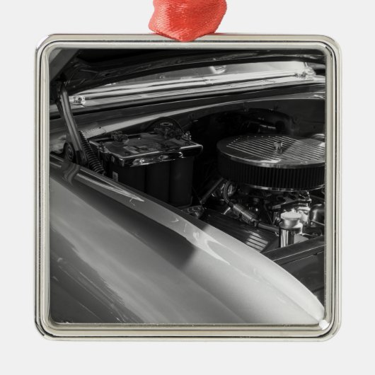 ボンネットの下で メタルオーナメント (正面)