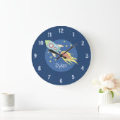 ボーイズカラフルロケット船宇宙と名前子供部屋 ラージ壁時計 (ホーム)