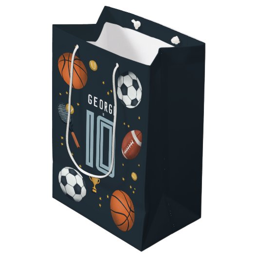 ボーイズブルークールスポーツ子供の誕生日 ミディアムペーパーバッグ (正面アングル)