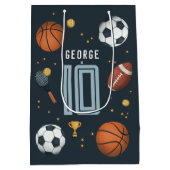 ボーイズブルークールスポーツ子供の誕生日 ミディアムペーパーバッグ (裏面)