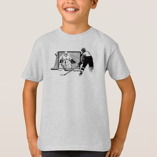 ボーイズホッケーショットオンネットインクスケッチ Tシャツ (正面)