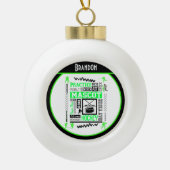 ボーイズホッケー用語ネオンパーソナライズされたグリーン セラミックボールオーナメント (正面)