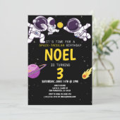 ボーイズモダン宇宙飛行士ブラック子供の誕生日 招待状 (スタンド正面)