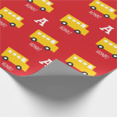 ボーイズ玩具輸送イエローバスモノグラム誕生日 ラッピングペーパー (角)