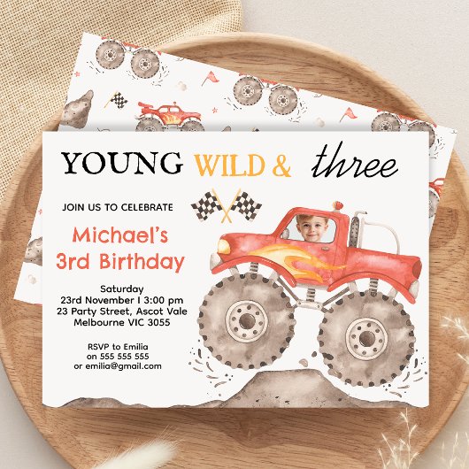 ボーイズ赤モンスタートラックヤングワイルドスリー誕生日 招待状