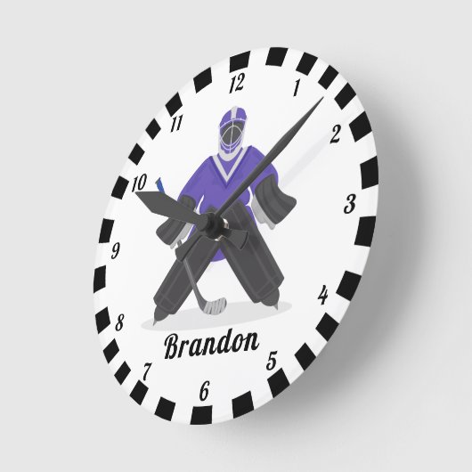 ボーイズ・パープル・アイス・ホッケー選手が冬をストライプの指名 ラウンド壁時計 (傾斜)