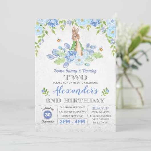 ボーイバニー第2誕生日パーティーガーデンブルーフローラ 招待状 (スタンド正面)