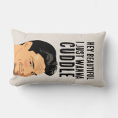 ボーイフレンドは枕を抱き締める'ミスター。パーフェクト枕 ランバークッション (正面)