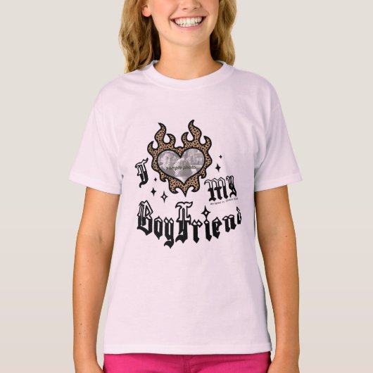 ボーイフレンド大好き - チーター柄 - DingusDesign Tシャツ (正面)