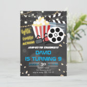 ボーイムービーナイトパーティーバックヤード映画誕生日 招待状 (スタンド正面)