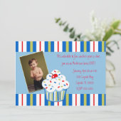 ボーイ紙吹雪カップケーキ招待状 招待状 (スタンド正面)